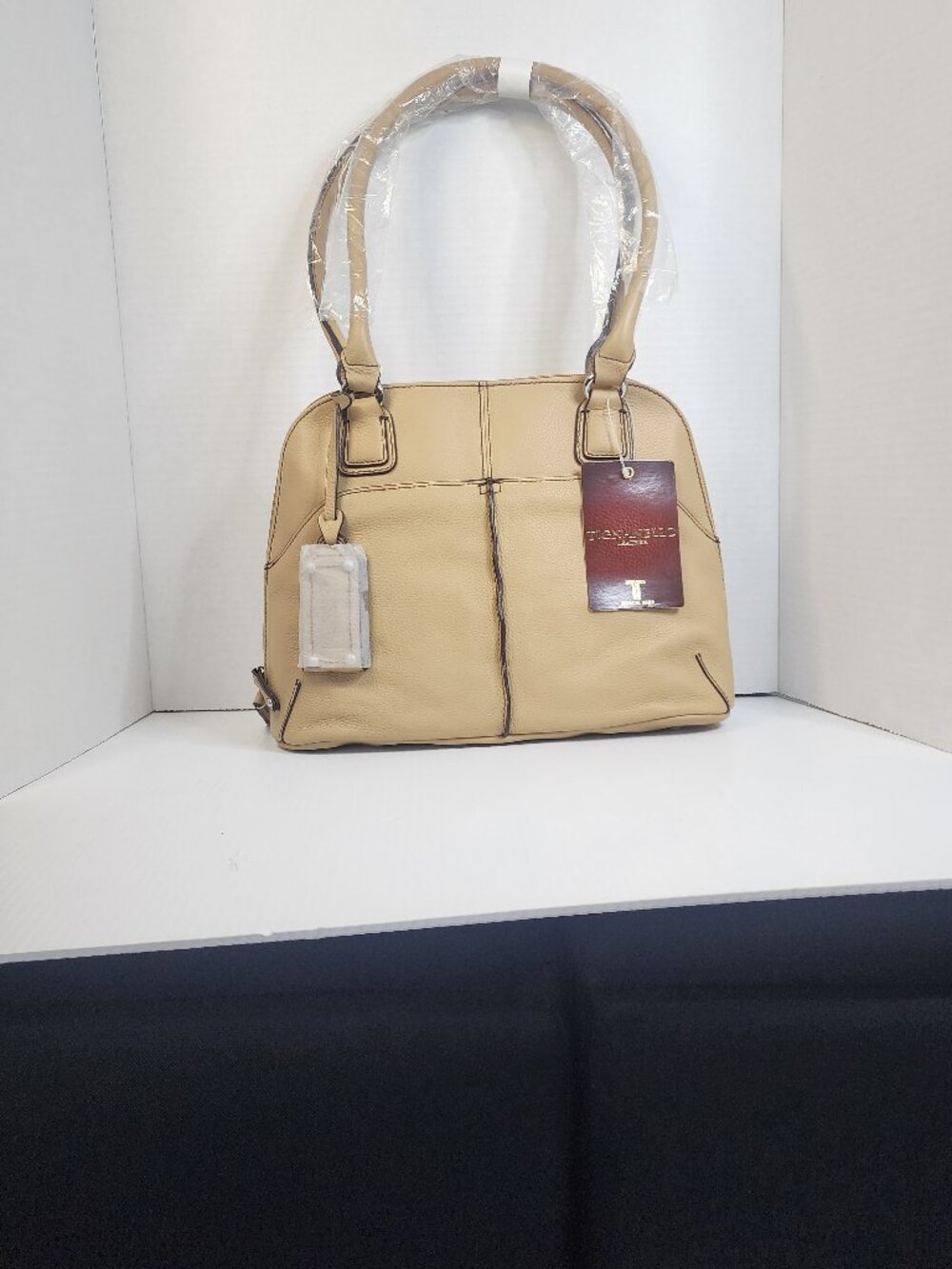 Tignanello Pebbled Leather Domed Satchel Shoulder Handbag Purse